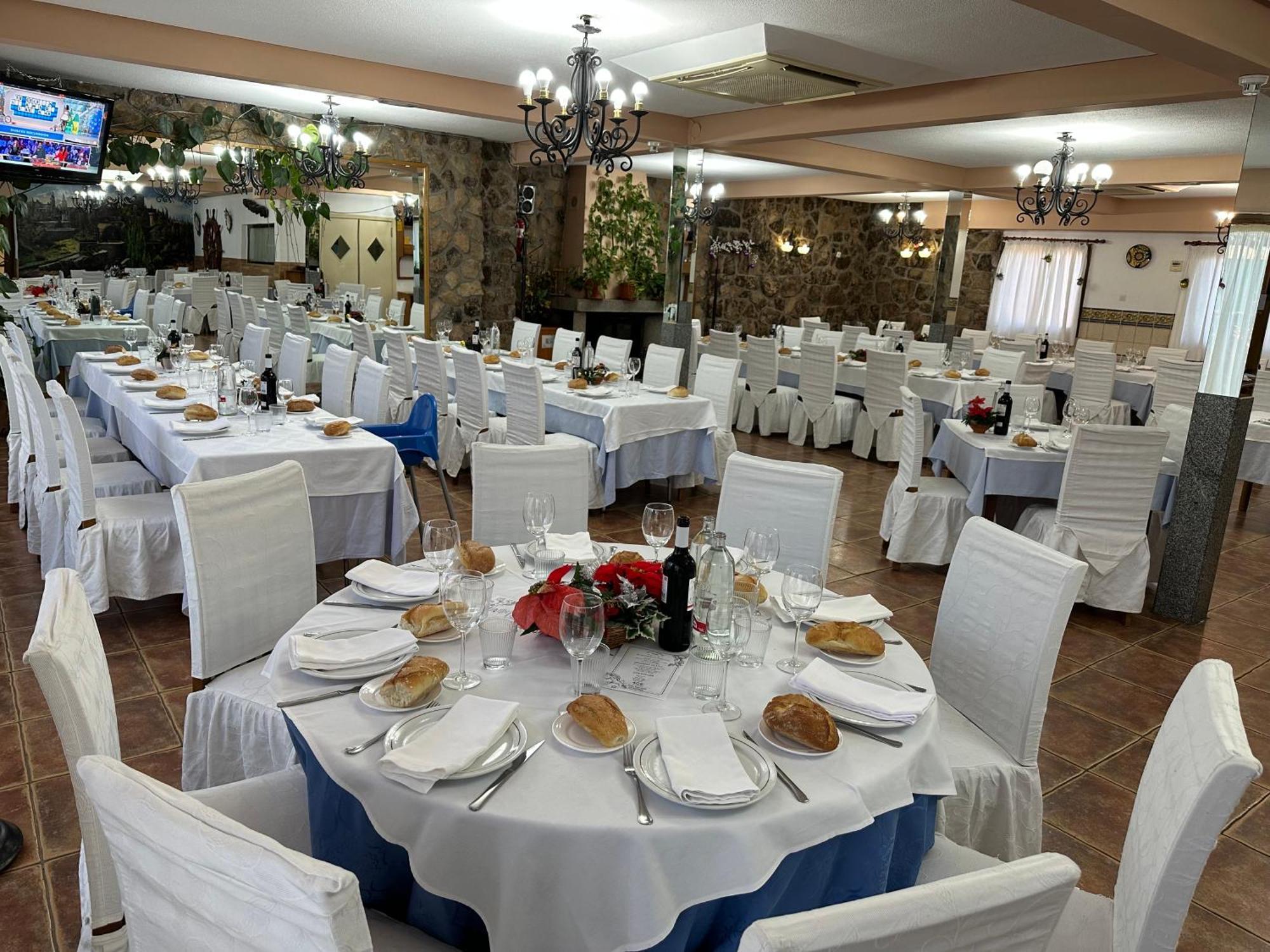 Gran Hostal Asador De Soto Soto Real Esterno foto