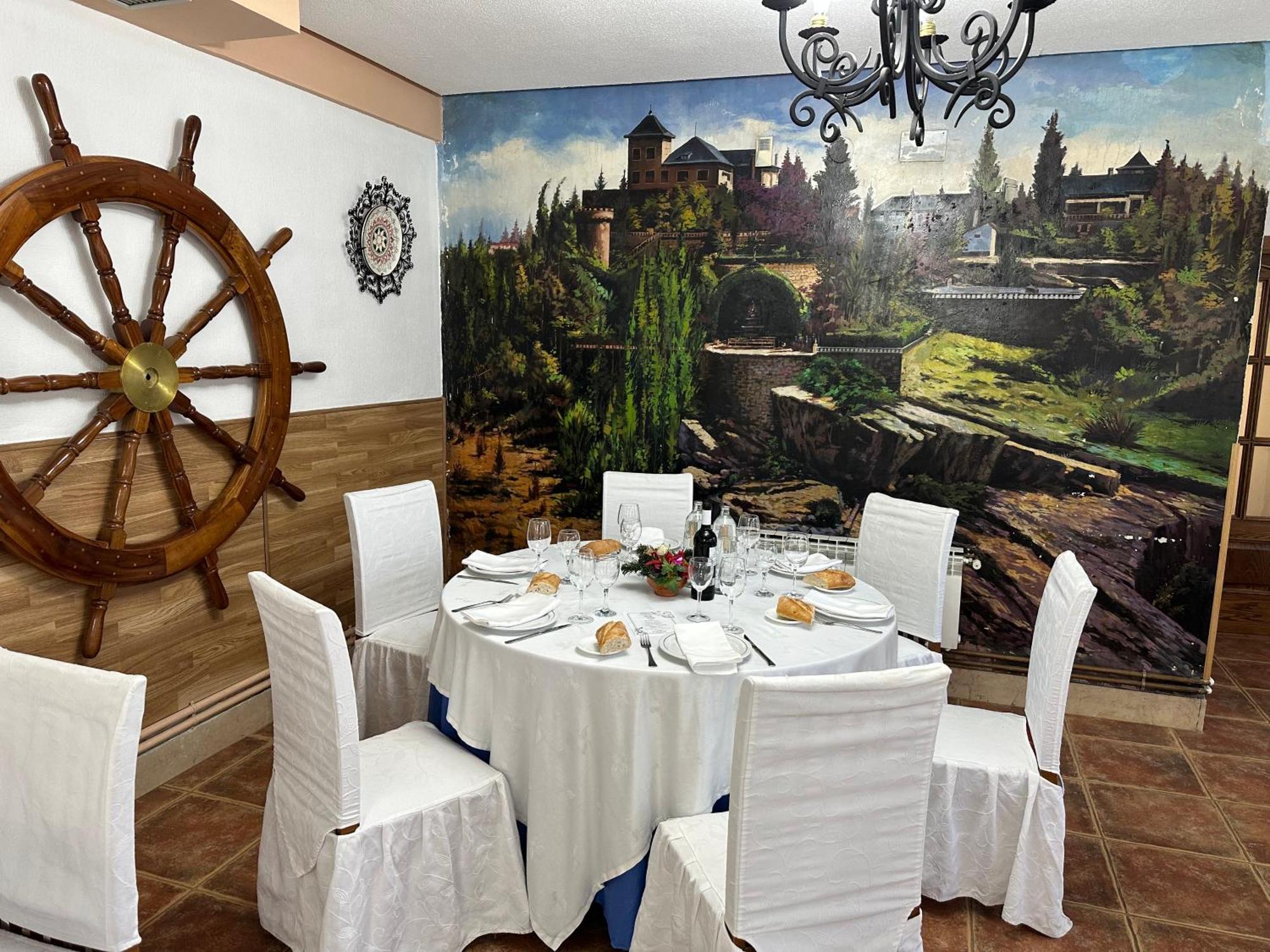 Gran Hostal Asador De Soto Soto Real Esterno foto