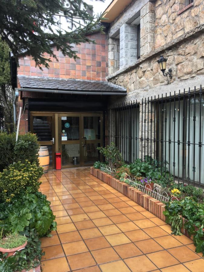 Gran Hostal Asador De Soto Soto Real Esterno foto